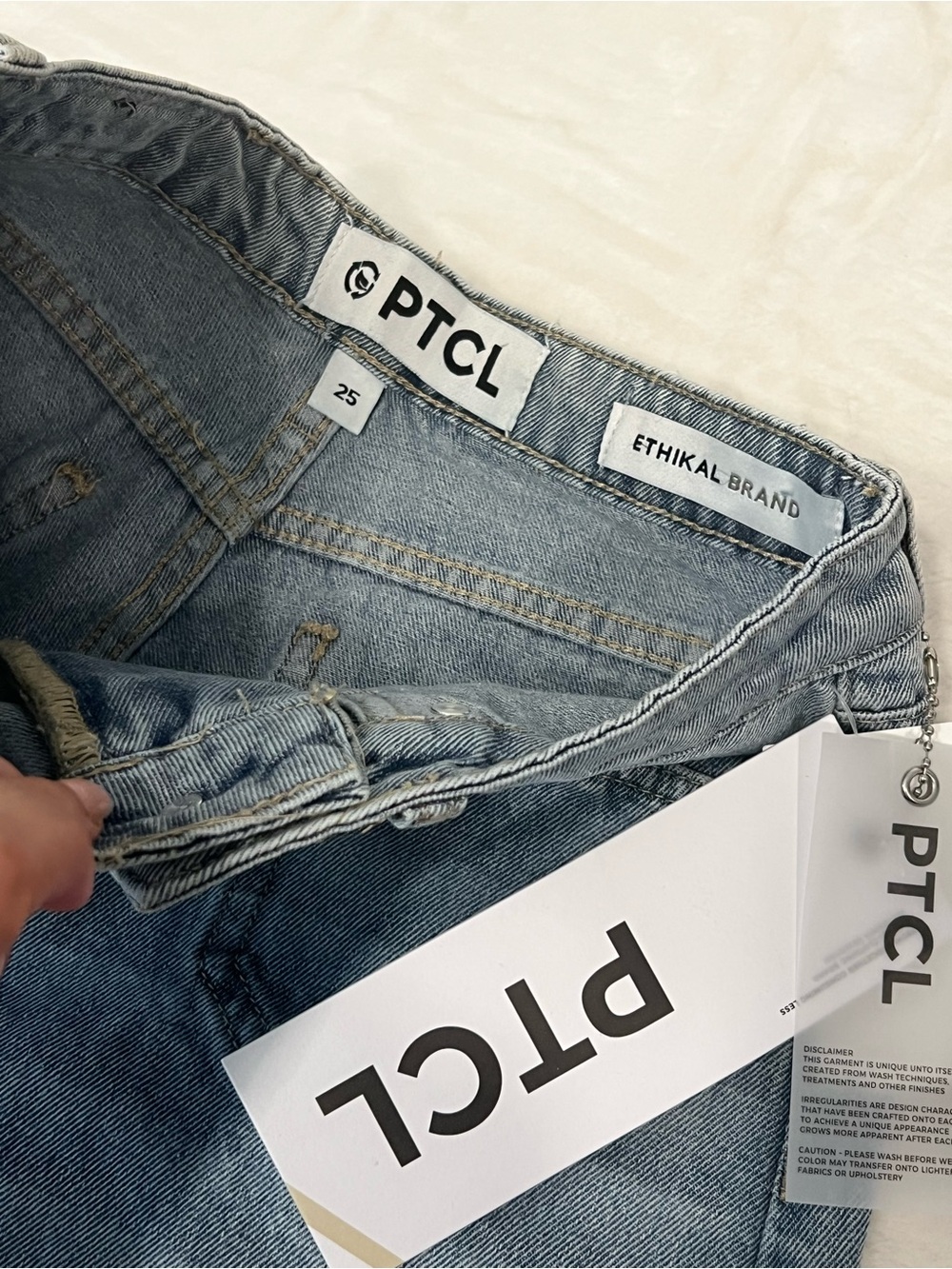 PTCL NEW SZ 25 Light Blue Denim Roll-Cuff Women’s Shorts - Picture 5 of 6